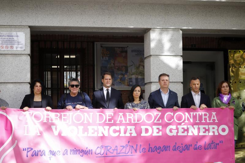 Mercedes González participa en el minuto de silencio en Torrejón de Ardoz en recuerdo de la última víctima de violencia de género en la Comunidad de Madrid