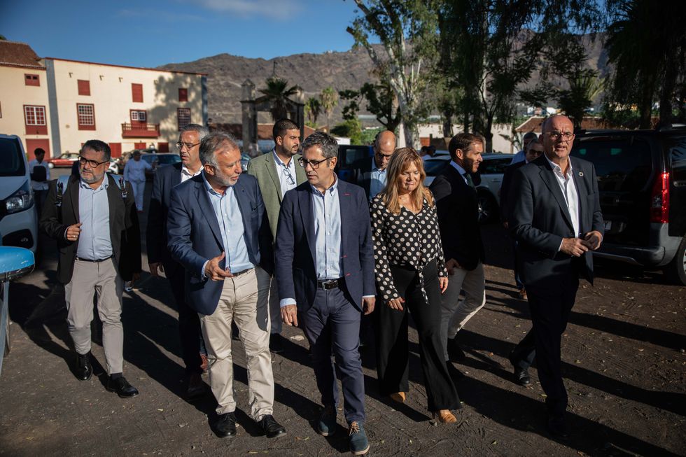 Ministro Félix *Bolaños e o Presidente de Canarias Anxo Víctor (Fonte : Ag. EFE) 
