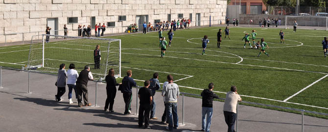 Plan E Badalona Nuevos Vestuarios y Campo de Fútbol 7 en el Campo Municipal de Badalona 
